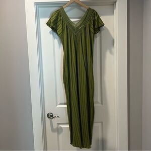 Soft Surroundings Elegant Green V-Neck Maxi Muumuu Dress Size Large